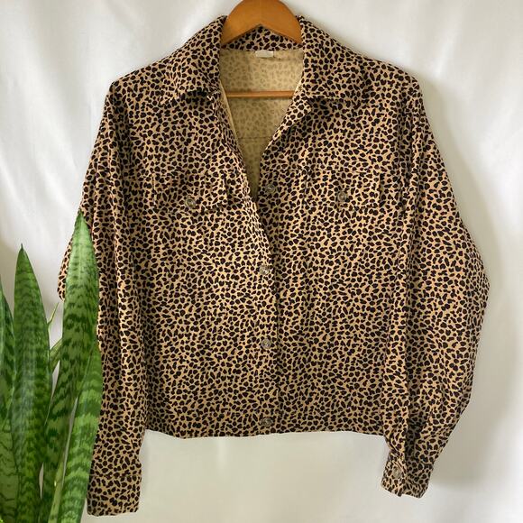 McCalls| Women's vintage y2k leopard button up collared jacket - Picture 16 of 16